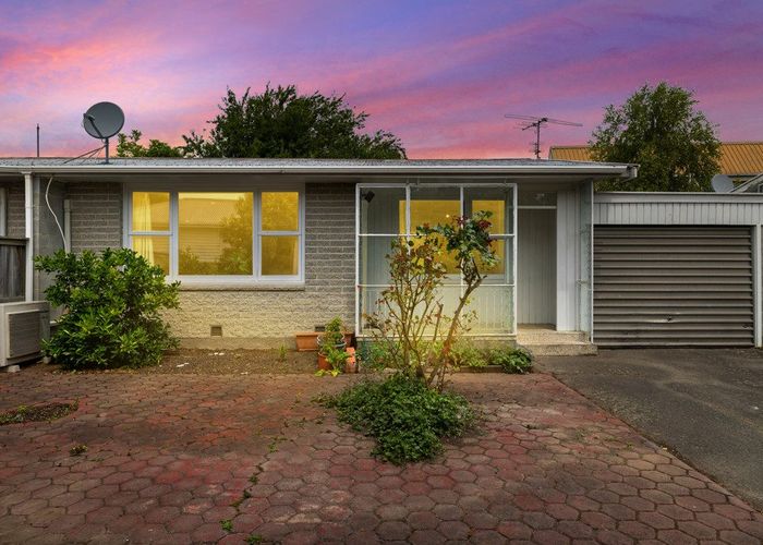  at 2/49 Brockworth Place, Riccarton, Christchurch
