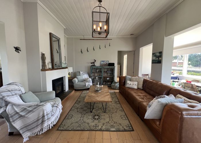  at 11 Ocean View Road, Milford, North Shore City, Auckland