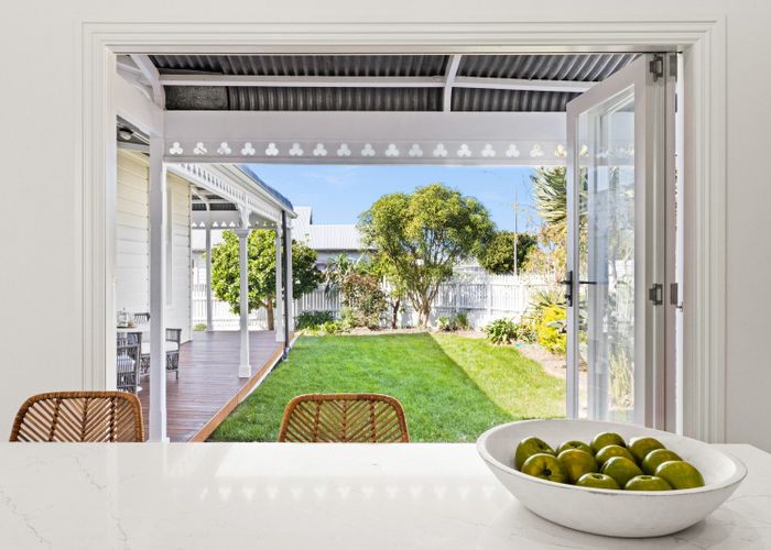  at 27 Napier Terrace, Hospital Hill, Napier