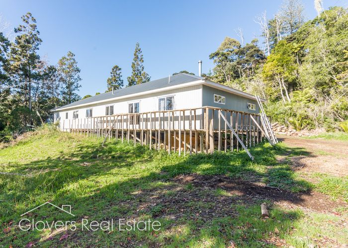  at 8 Duffy Road, Waitākere, Auckland