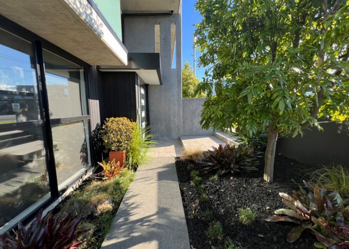  at 11B Montgomery Avenue, Rothesay Bay, North Shore City, Auckland