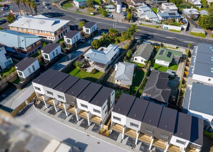  at 1 Kanapa Road, Northcross, Auckland