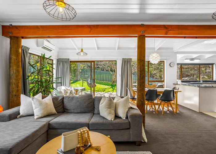  at 7 Mahuta Grove, Northcote, Auckland