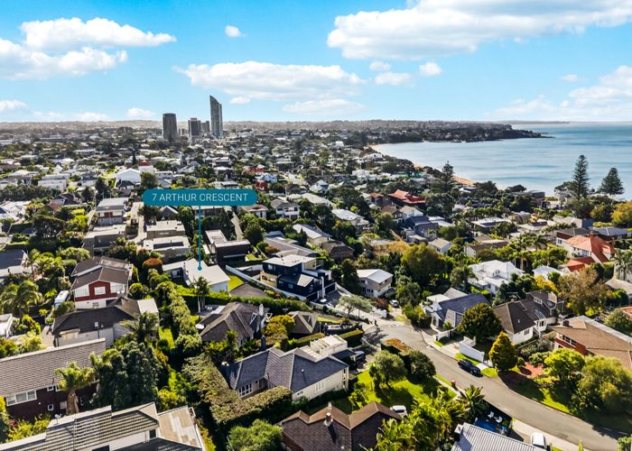  at 7 Arthur Crescent, Hauraki, North Shore City, Auckland