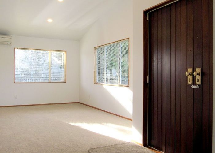  at 1070 Beach Road, Torbay, North Shore City, Auckland