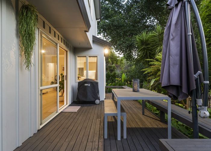  at 2/96 Beach Road, Castor Bay, Auckland