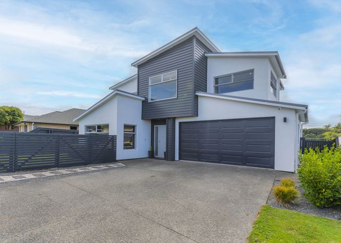  at 9 Catlins Glen, Aotea, Porirua
