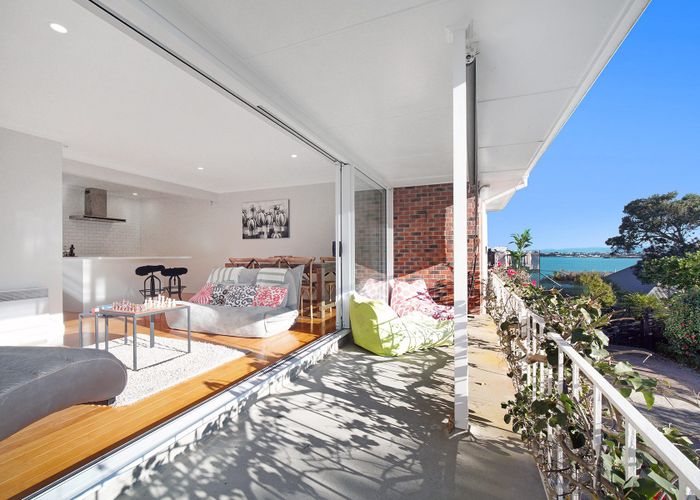  at 2/18 Sydney Street, Hauraki, North Shore City, Auckland