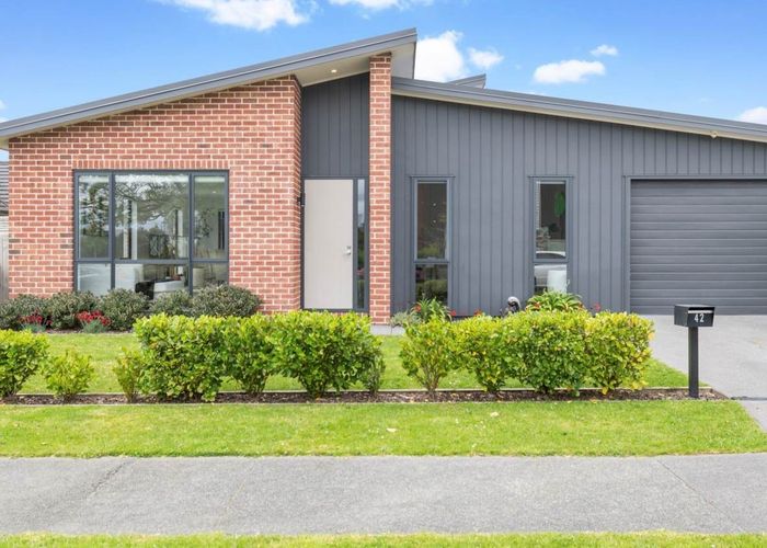  at 42 Pepene Avenue, Takanini, Auckland