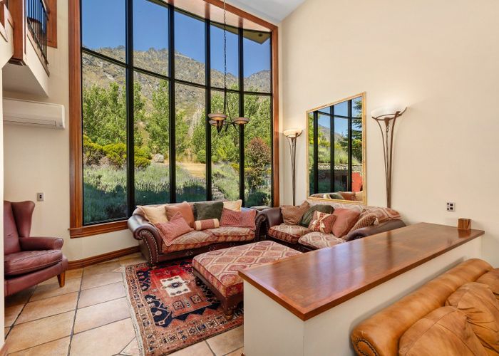  at 4 Scenic Drive, Drift Bay, Queenstown