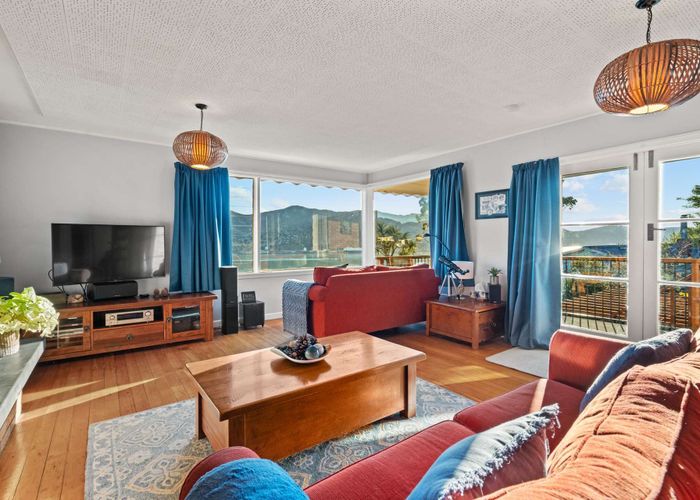  at 33 Ranui Crescent, Lyttelton