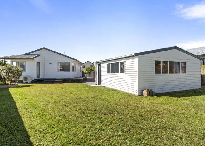  at 35 Jupiter Street, Milson, Palmerston North
