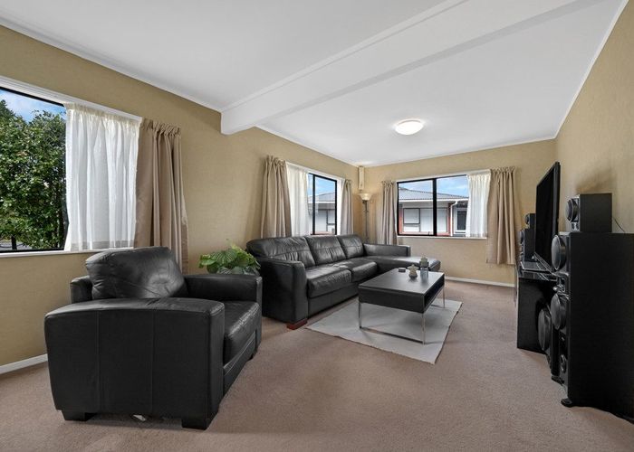  at 77 Botany Road, Botany Downs, Manukau City, Auckland