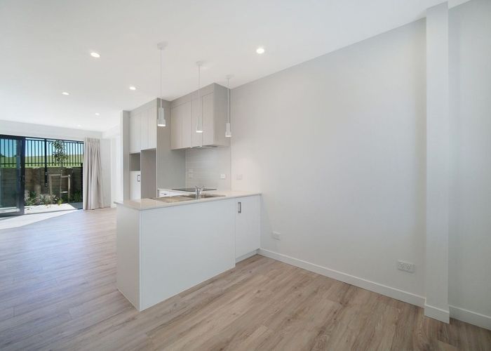  at 6/150 Royal Road, Massey, Waitakere City, Auckland