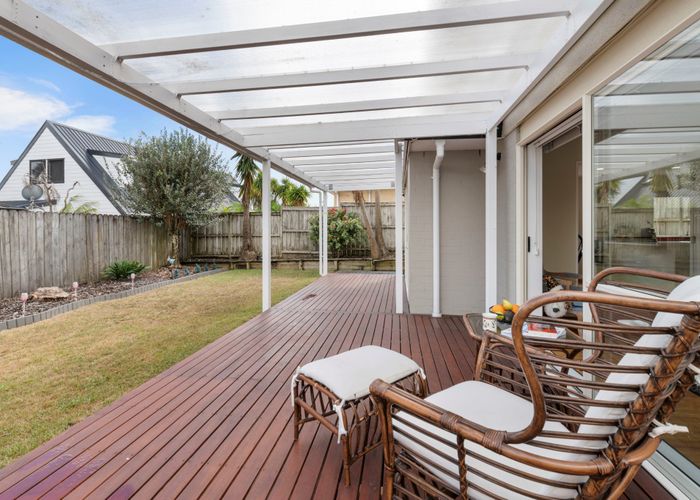 at 2/1 Emma Court, Northpark, Auckland