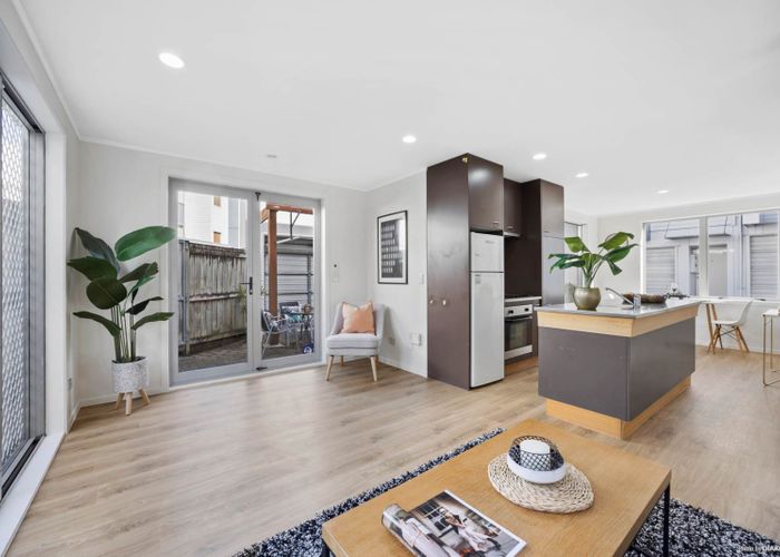  at 5/3 Wagener Place, Mount Albert, Auckland
