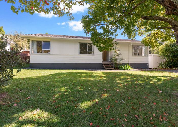  at 27 Contessa Drive, Glenfield, North Shore City, Auckland