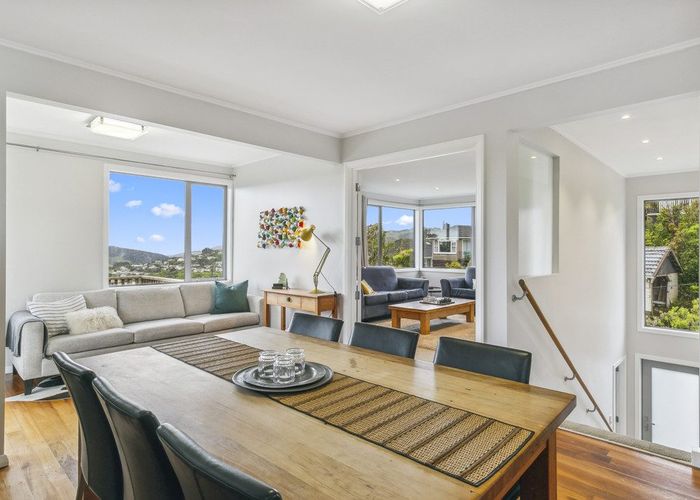 at 8 Paparangi Crescent, Paparangi, Wellington