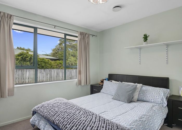  at 10 Albizia Place, Richmond