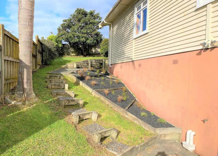  at 70 St Leonards Road, Kelston, Waitakere City, Auckland