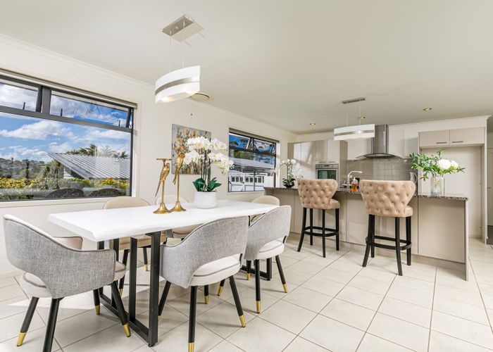  at 4 Clapton Place, Henderson, Waitakere City, Auckland