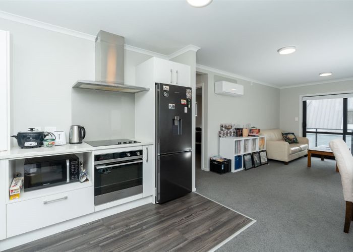 at 107/17 Vialou Street, Hamilton Central, Hamilton
