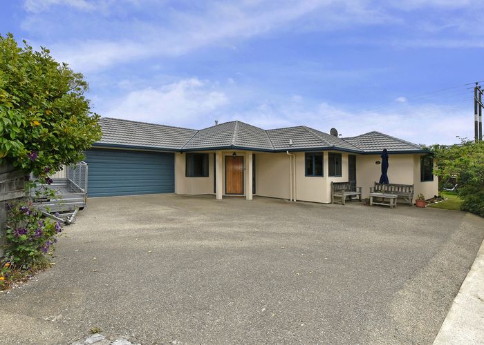  at 9 Sequoia Way, Stoke, Nelson