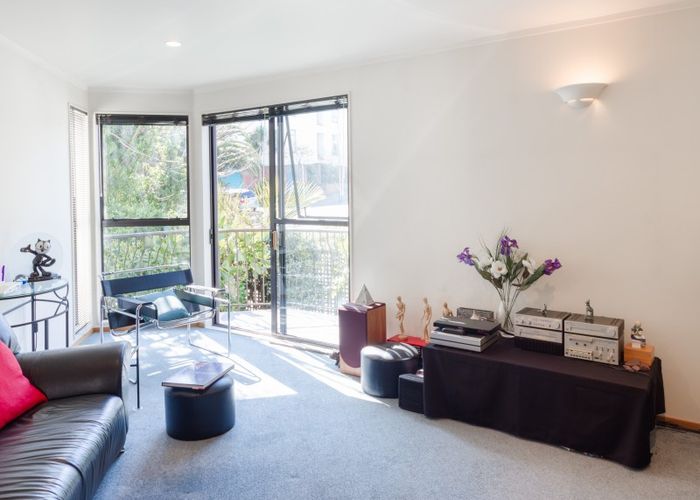  at 37 Macdonald Crescent, Te Aro, Wellington