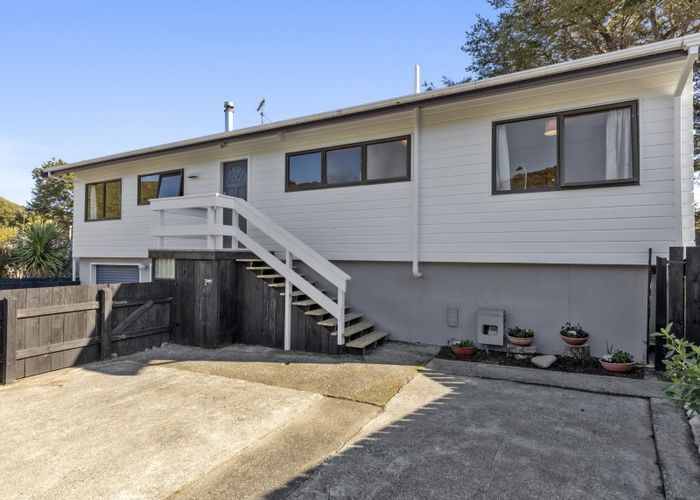  at 18 Oaklands Grove, Clouston Park, Upper Hutt