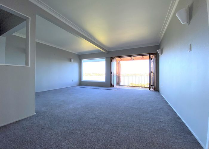  at 1/198 Hurstmere Road, Takapuna, Auckland