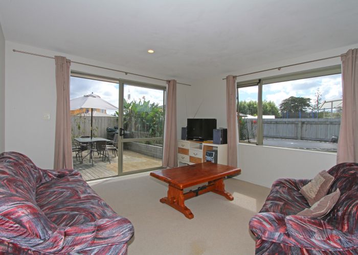  at 15 Aitkenhead Court, Parakai, Helensville