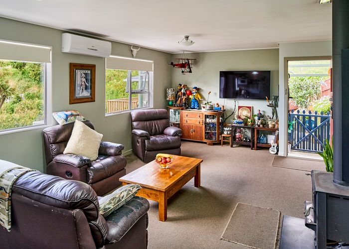  at 2/102 Sutherland Road, Melrose, Wellington