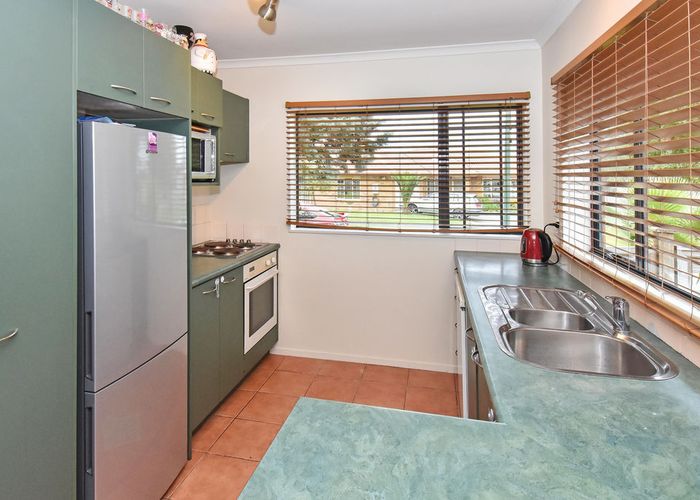  at 5 Adair Place, Weymouth, Auckland
