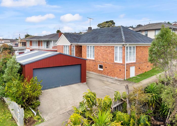  at 7 Griffen Park Road, Mount Roskill, Auckland