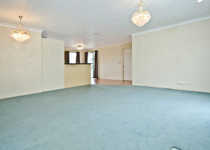  at 5 Rosebay Rise, Henderson, Auckland