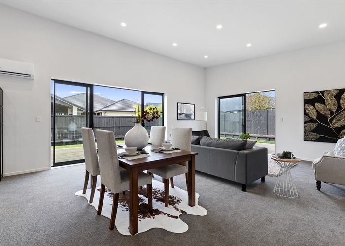  at 3 Sydney Place, Flagstaff, Hamilton