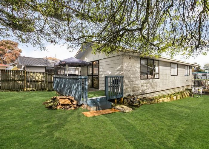  at 2/63 Palmers Road, Clendon Park, Auckland