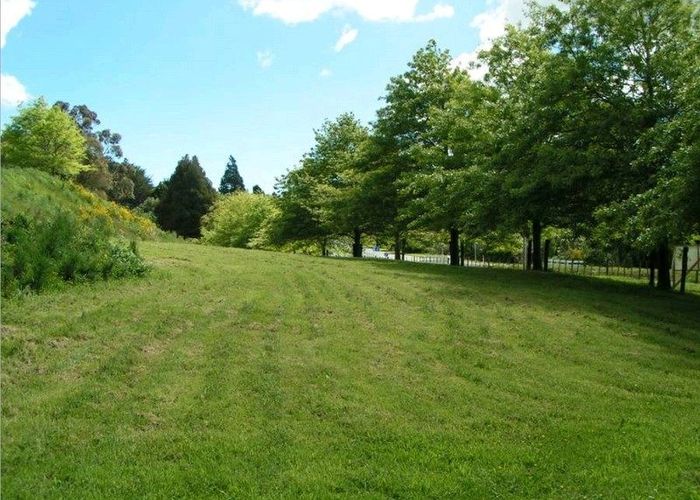  at 490 Main Road North, Timberlea, Upper Hutt