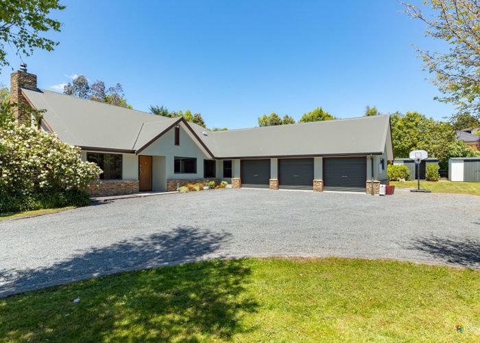 Free property data for 106 Emerald Hill Drive, Birchville, Upper Hutt