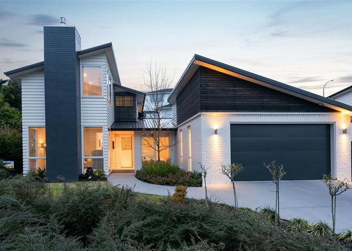  at 61 Cheriton Road, Mellons Bay, Auckland