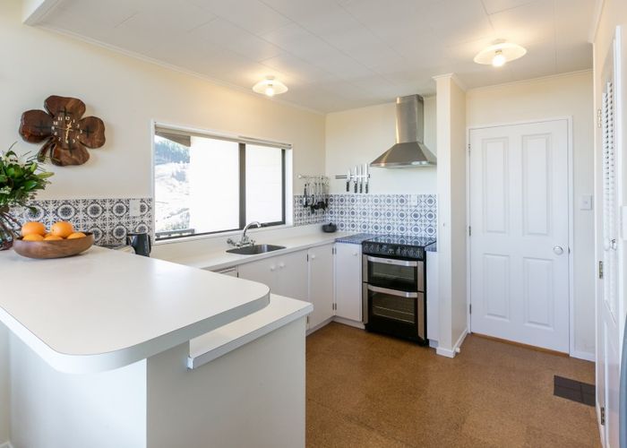  at 140 Seafield Road, Eskdale