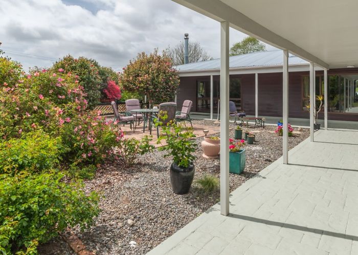  at 127 Muhunoa West Road, Levin