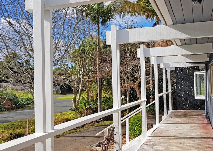  at 129 Oakura Road, Ōakura, Hikurangi