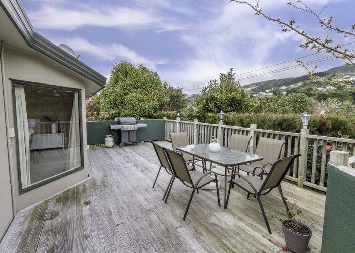  at 2 Kowhai Street, Tawa, Wellington