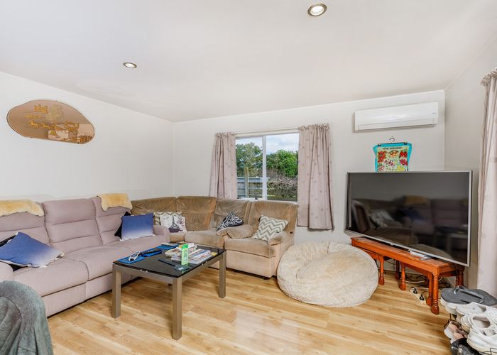  at 2/9 Gloucester Road, Manurewa, Auckland