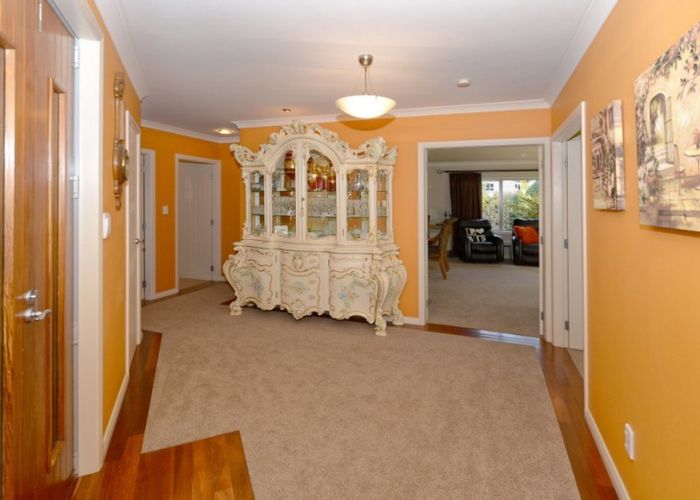  at 15 Golden Place, Fairfield, Hamilton