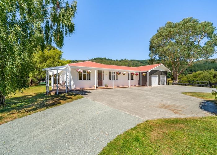  at 281A Katherine Mansfield Drive, Whitemans Valley, Upper Hutt