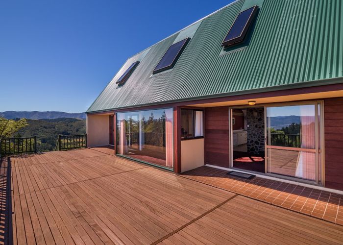  at 52 Avro Road, Blue Mountains, Upper Hutt