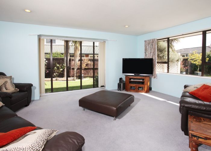  at 2 Beauford Place, Parklands, Christchurch
