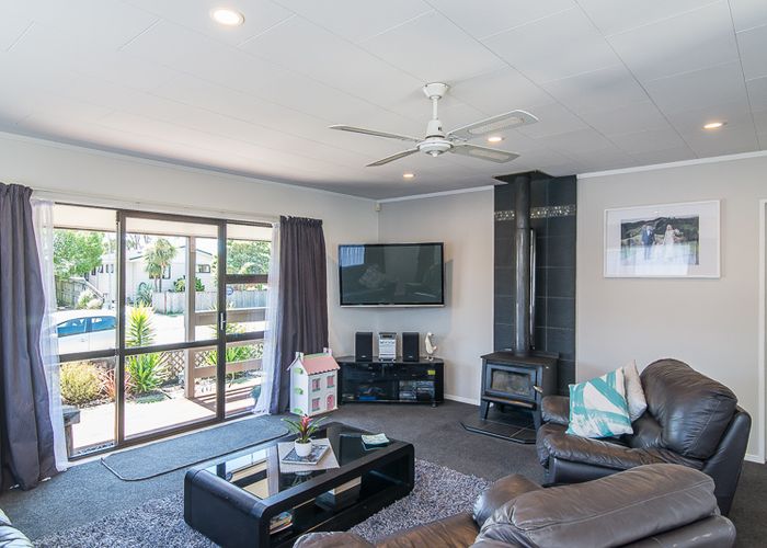  at 23 Rosewood Place, Paraparaumu